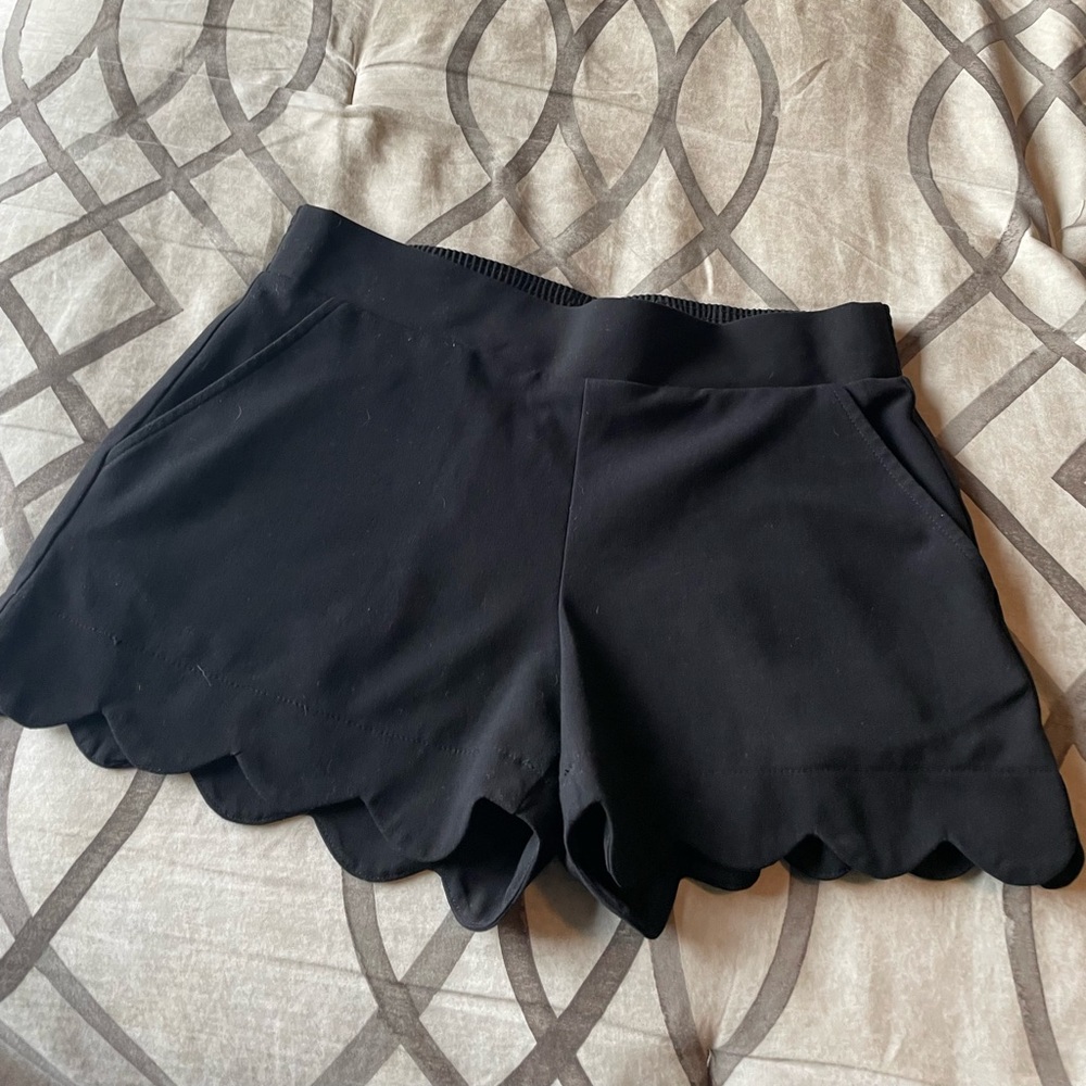 Cute black scalloped shorts